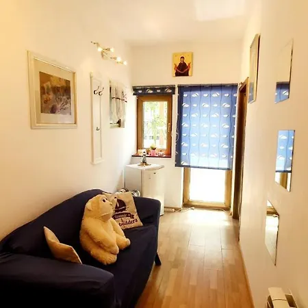 Vila Zoe 마마이아