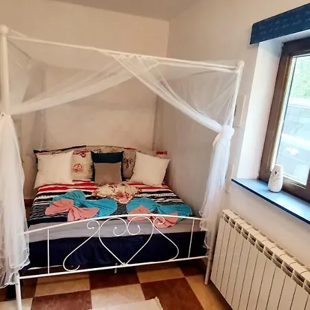 Vila Zoe *